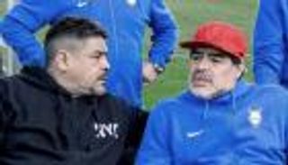 بعد عام على وفاة الأسطورة.. شقيق مارادونا يودع مدينة المجد