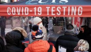 أحد مراكز فحص فيروس كورونا في أمريكا - أ.ف.ب