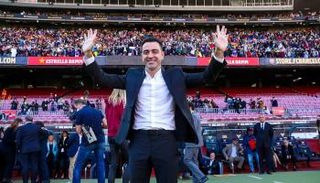 تشافي هيرنانديز مدرب برشلونة