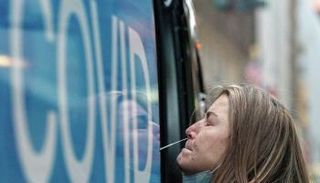 متحور أوميكرون ينتشر بسرعة كبيرة - رويترز