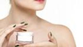 حمض الأزيليك.. سلاح فعّال ضد حب الشباب