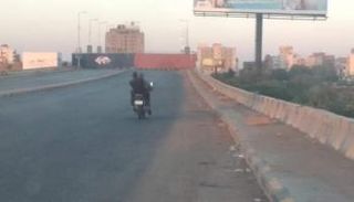 غلق طريق رئيسي بالحاويات في السودان