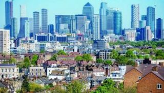 أسعار العقارات البريطانية "تشتعل" في 2021