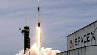 أول رحلة سياحية إلى الفضاء تتهيأ للإقلاع