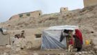 شتاء الفقراء في أفغانستان.. الإيمان بالله ملاذ البطون الجائعة