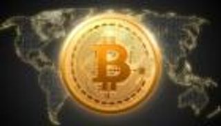 أسعار العملات الرقمية اليوم.. بيتكوين تودع 2021 بضعف قيمتها