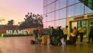 الرحلة الأخيرة في 2021.. إجلاء 177 طالب لجوء من ليبيا