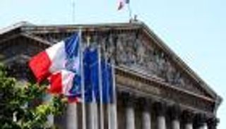 فرنسا: إطلاق إيران لصاروخ إلى الفضاء يضر بالمحادثات النووية