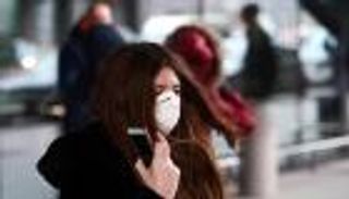 خفض مدة الحجر الصحي لمَن خالطوا مصابين بكورونا في سويسرا