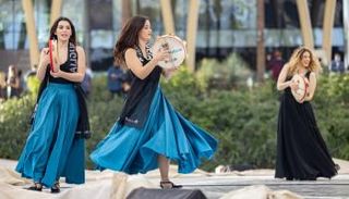 الفرقة قدمت مجموعة متنوعة من الأغاني والألحان الموسيقية والرقصات الشعبية