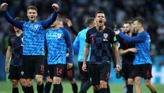 ديان لوفرين لاعب ليفربول السابق مع الصفقة الفاشلة