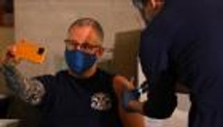 فاكسي.. "سيلفي اللقاح" على خط مواجهة كورونا