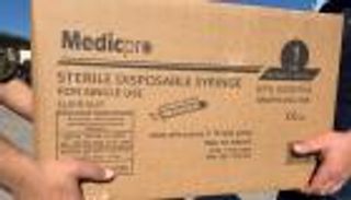 إسرائيل تسلم فلسطين 2000 جرعة لقاح ضد كورونا