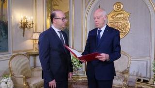 الرئيس قيس سعيد ورئيس الوزراء خلال لقاء سابق