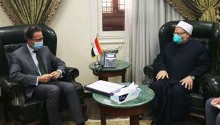 مفتي مصر خلال لقاء السفير الفرنسي بالقاهرة