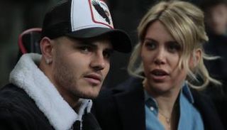 إيكاردي وزوجته