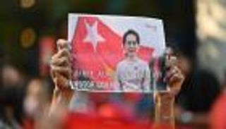 انقلاب ميانمار.. شعب غاضب يبكي حلم "الديمقراطية"