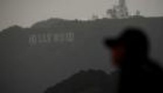 يتلاعبون بأحرف "اللافتة الثمينة" لهدف إنساني.. والشرطة تعاقبهم