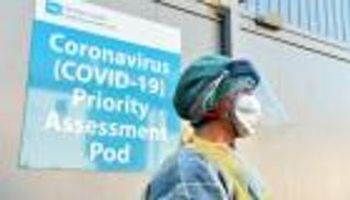 كورونا حول العالم.. أسترازينيكا يُغضب أوروبا وأمريكا تشتري فحصا منزليا