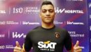 هل فاوض الأهلي وبيراميدز مصطفى محمد؟