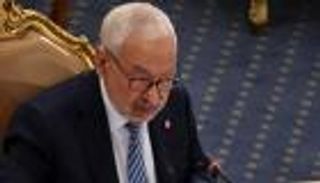 "ارحل".. "آثام" الغنوشي تلاحقه من الشارع إلى الشعر 