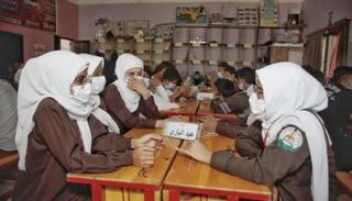 جانب من فعاليات مدارس خور مكسر لنشر ثقافة التعايش والسلام