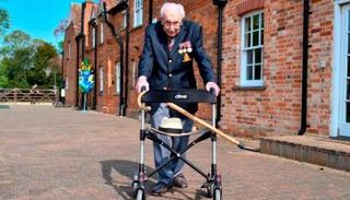 الكابتن توم مور