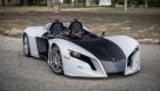 نوادر صناعية.. سيارات بمحركات دراجات نارية