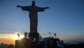 حرب كورونا تغير كل شيء.. أغرب 5 مراكز تطعيم حول العالم