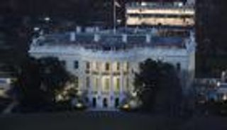 البيت الأبيض يطالب بالإفراج عن أمريكيين محتجزين في روسيا