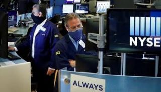  متداولون في بورصة نيويورك - رويترز 