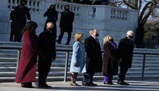 أوباما وبوش الابن وكلينتون خلال حفل تنصيب بايدن