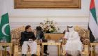 محمد بن زايد وعمران خان يبحثان تكثيف التعاون لمواجهة خطر الإرهاب