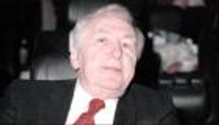 شاعر مصري يثير الجدل بسرقة قصيدة شهيرة لنزار قباني