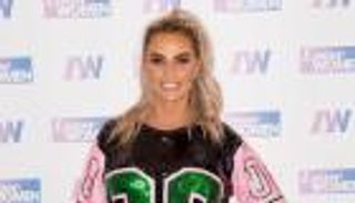 بعد تلقيه لقاح كورونا.. نقل نجل عارضة الأزياء كاتي برايس للمستشفى