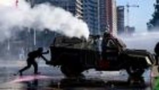 رئيس تشيلي يدعو لاجتماع طارئ لإخماد احتجاجات ضد عنف الشرطة