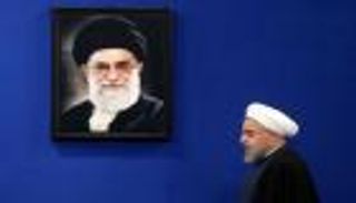 رجال خامنئي يطاردون الدجاج في لعبة كسر الأجنحة قبل الانتخابات