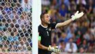 حوت آسيا.. عامر شفيع يعلق قفازيه 