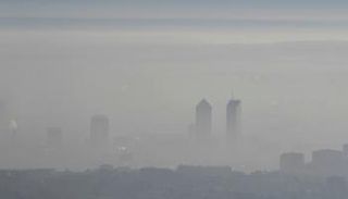 سحابة ضباب دخاني في مدينة ليون الفرنسية