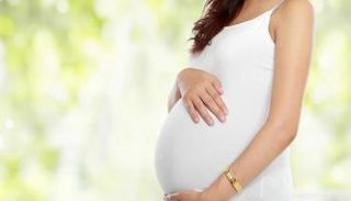 أم تحبل بطفلها الثاني بعد 3 أسابيع من الحمل بالأول- أرشيفية