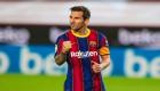 لاعب العقد.. ميسي يتفوق على رونالدو بجائزة جديدة