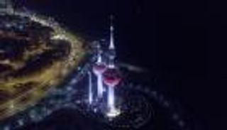 صور.. دول عربية تكتسي بـ"لون المريخ" دعما لمسبار الأمل