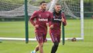 3 أرقام توضح.. كيف اكتسب بن رحمة ثقة مدرب وست هام؟