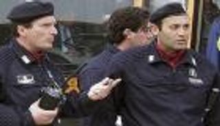 لماذا سمي ملعب في إيطاليا على اسم الضابط راكيتي؟