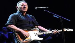 مغني الروك الأمريكي بروس سبرينجستين