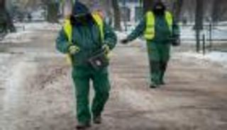 بالصور.. "ثلوج برائحة القهوة" في متنزهات بولندا.. ما القصة؟