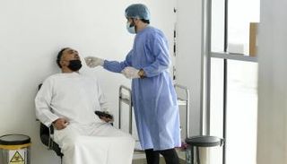 فحص كورونا في الإمارات