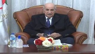 الرئيس الجزائري قبل مغادرته لألمانيا - أرشيفية