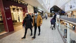 متاجر أيسلندا تعيد فتح أبوابها بعد إغلاق كورونا