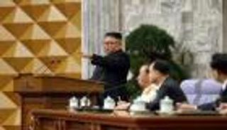 كيم يوبخ كبار مسؤولي كوريا الشمالية: انهزاميون فشلة